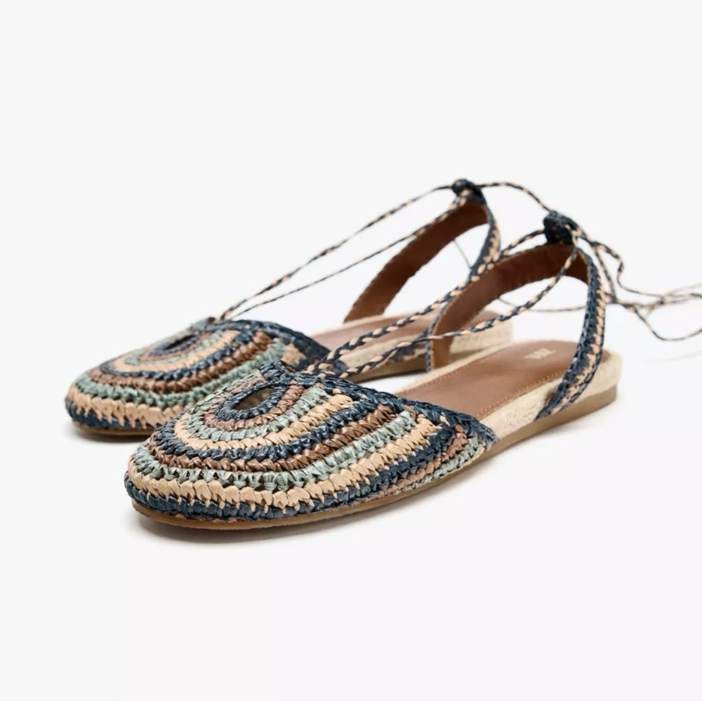 ZARA BRAIDED FLAT SHOES
Color : MULTI-COLOR * Size : 7.5